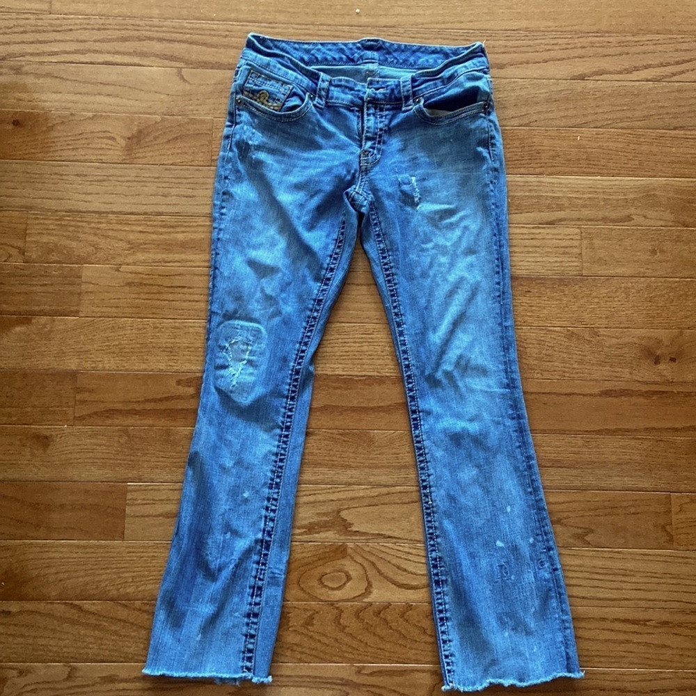 Seven7 size 8 distressed jeans